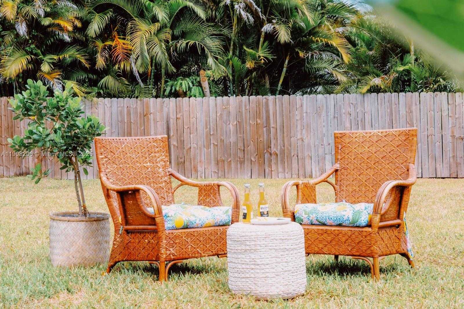 Small Image of 1075 NORTH EAST 120TH ST, Biscayne Park Number 2