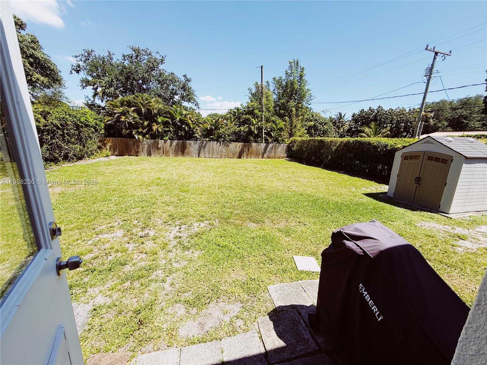 Small Image of 1075 NORTH EAST 120TH ST, Biscayne Park Number 20