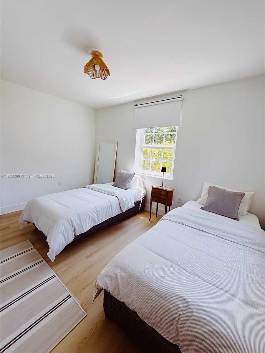 Small Image of 1075 NORTH EAST 120TH ST, Biscayne Park Number 32