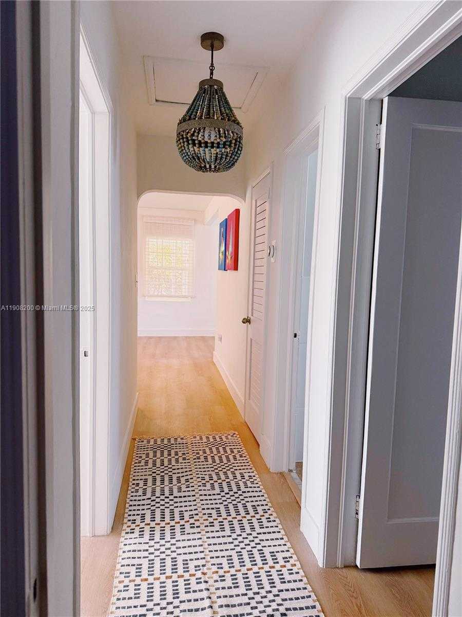 Small Image of 1075 NORTH EAST 120TH ST, Biscayne Park Number 33