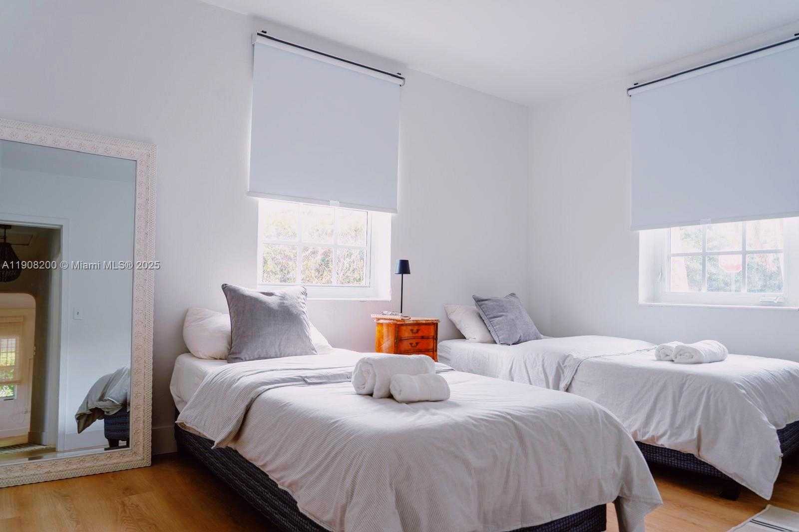 Small Image of 1075 NORTH EAST 120TH ST, Biscayne Park Number 5