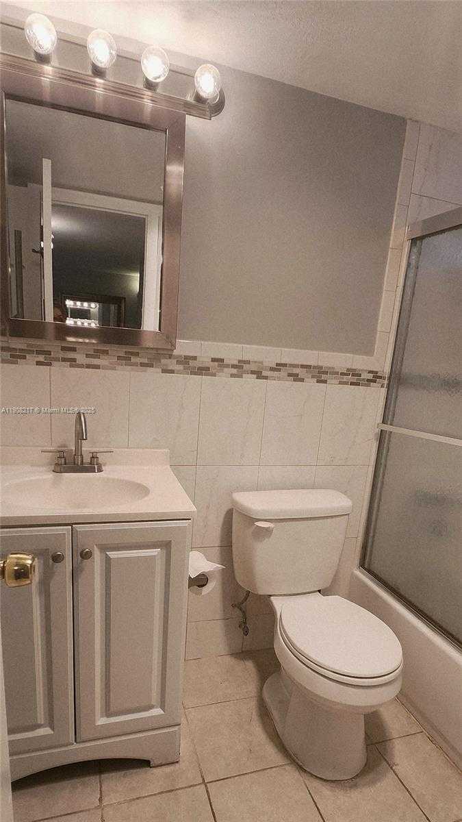 Small Image of 2905 POINT EAST DR #L312, Aventura Number 21