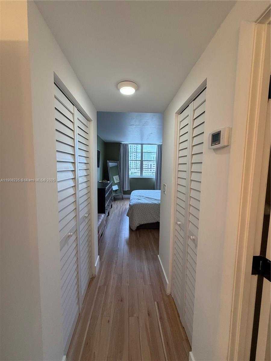 Small Image of 300 BAYVIEW DR #703, Sunny Isles Beach Number 15