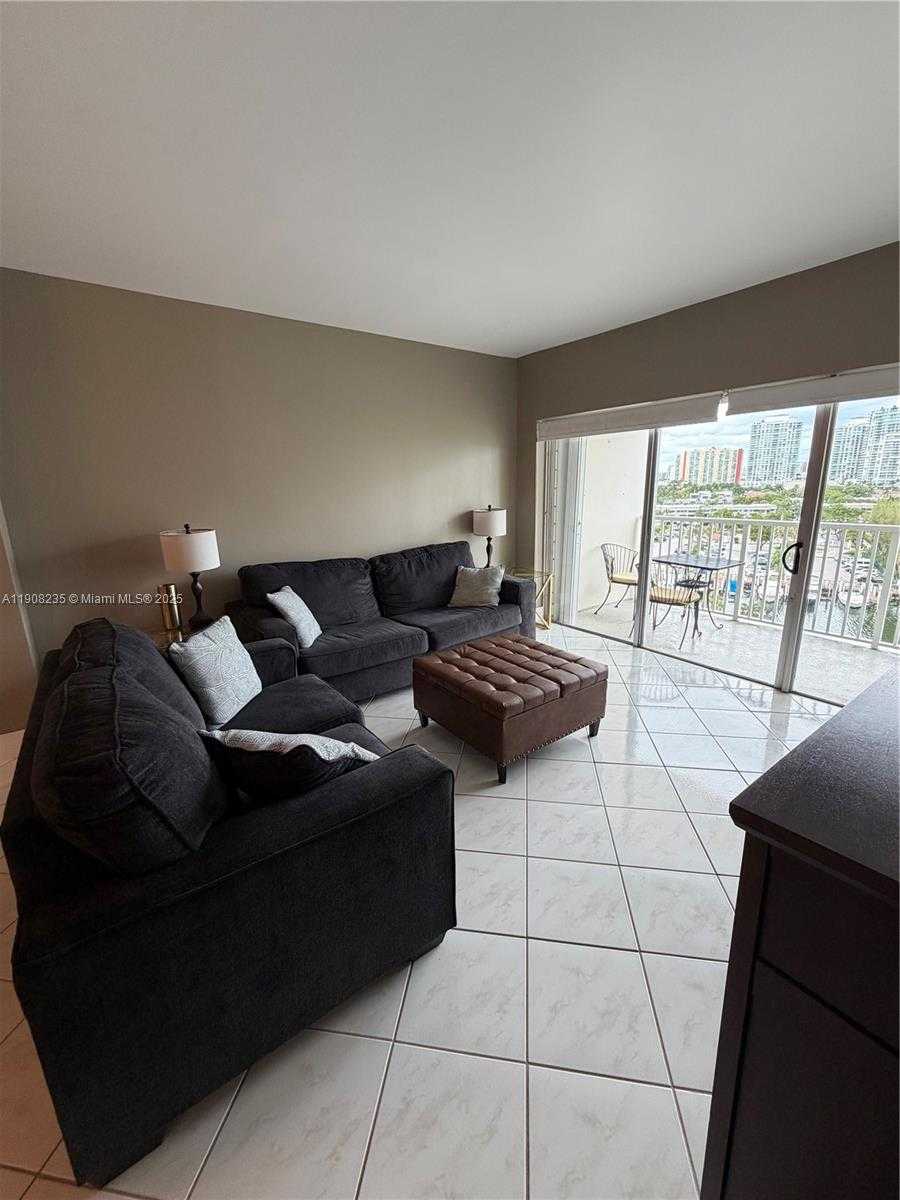 Small Image of 300 BAYVIEW DR #703, Sunny Isles Beach Number 9