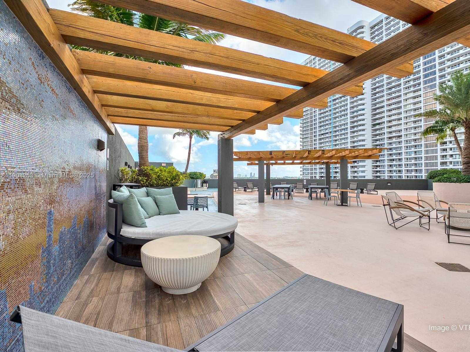 Small Image of 1750 NORTH BAYSHORE DR #4503, Miami Number 25
