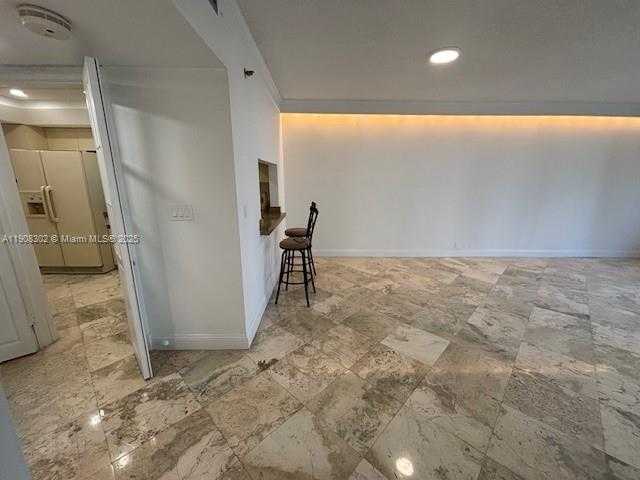 Small Image of 520 BRICKELL KEY DR #A712, Miami Number 2