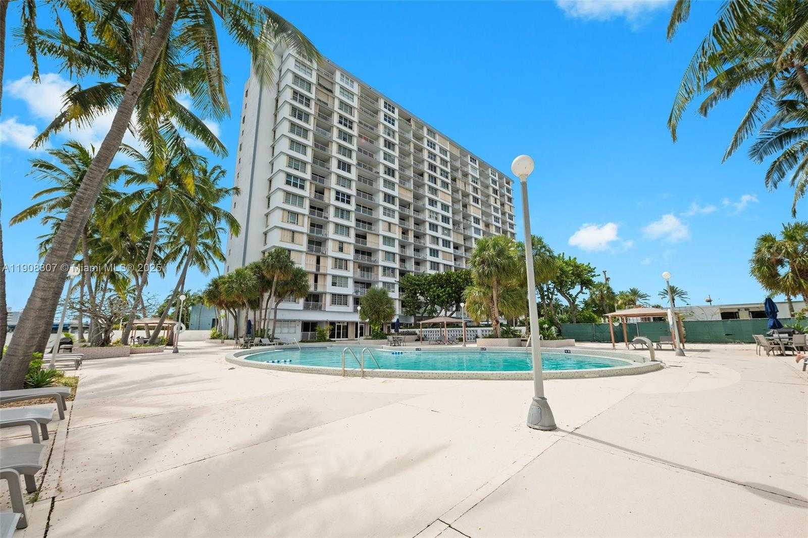 Small Image of 1865 79TH ST CSWY #2J, North Bay Village Number 24