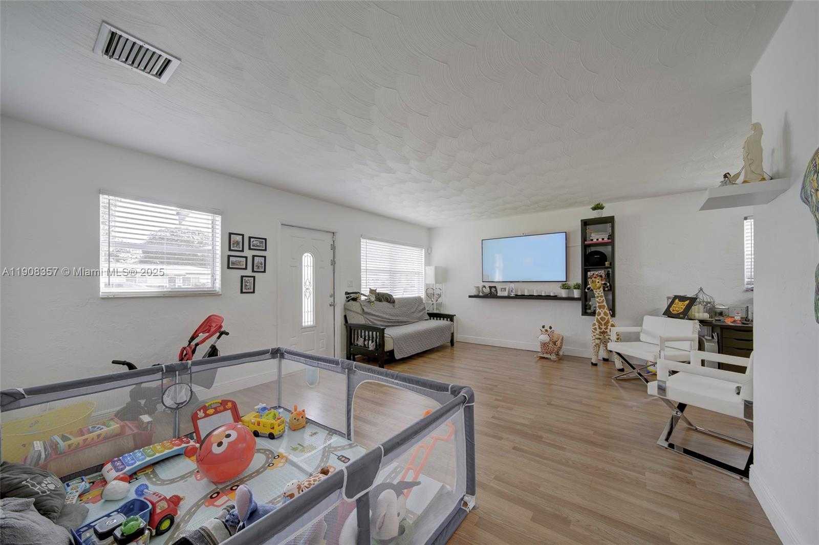 Small Image of 6433 SOUTH WEST 25TH ST #6433, Miramar Number 21