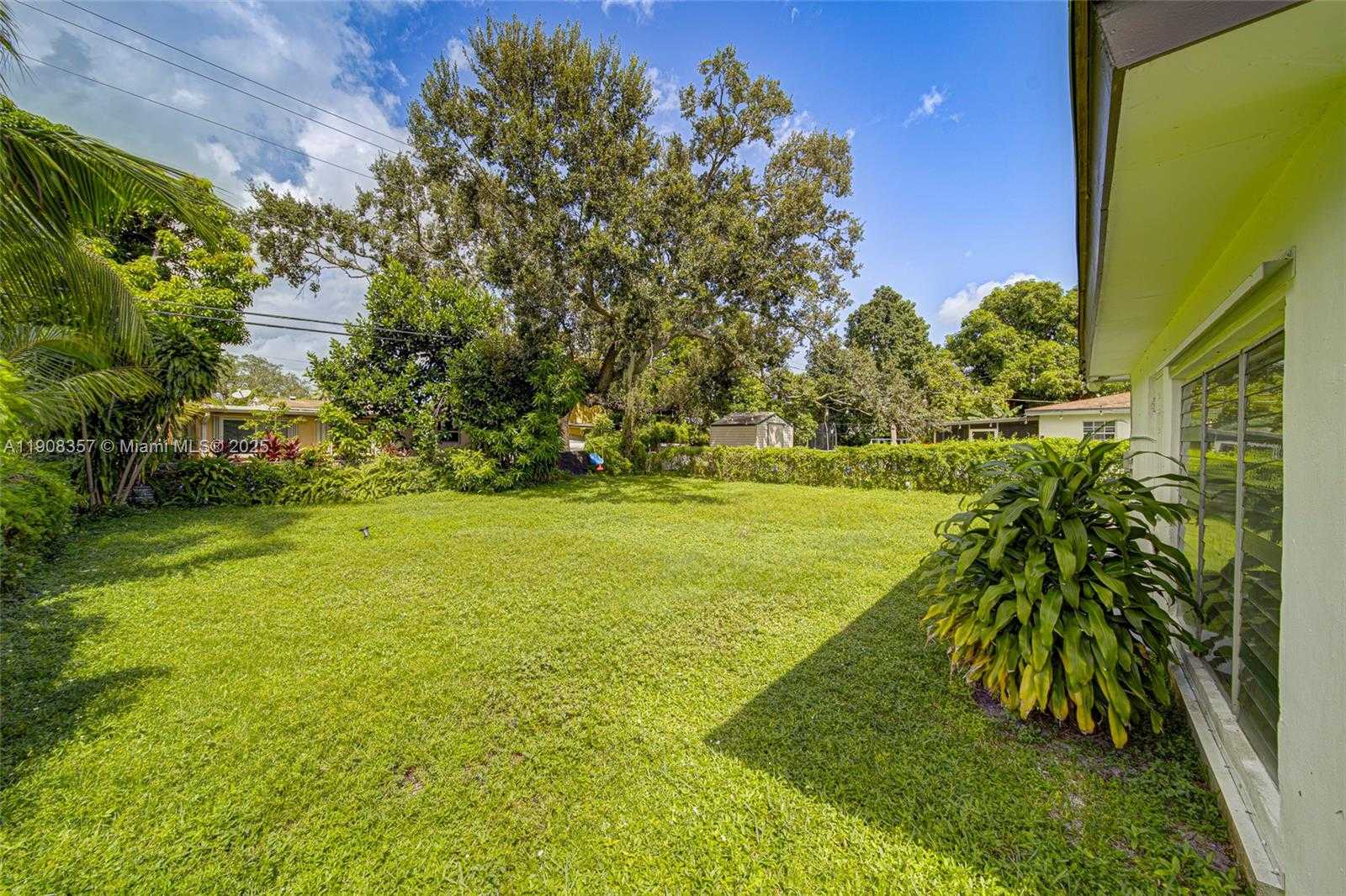 Small Image of 6433 SOUTH WEST 25TH ST #6433, Miramar Number 4