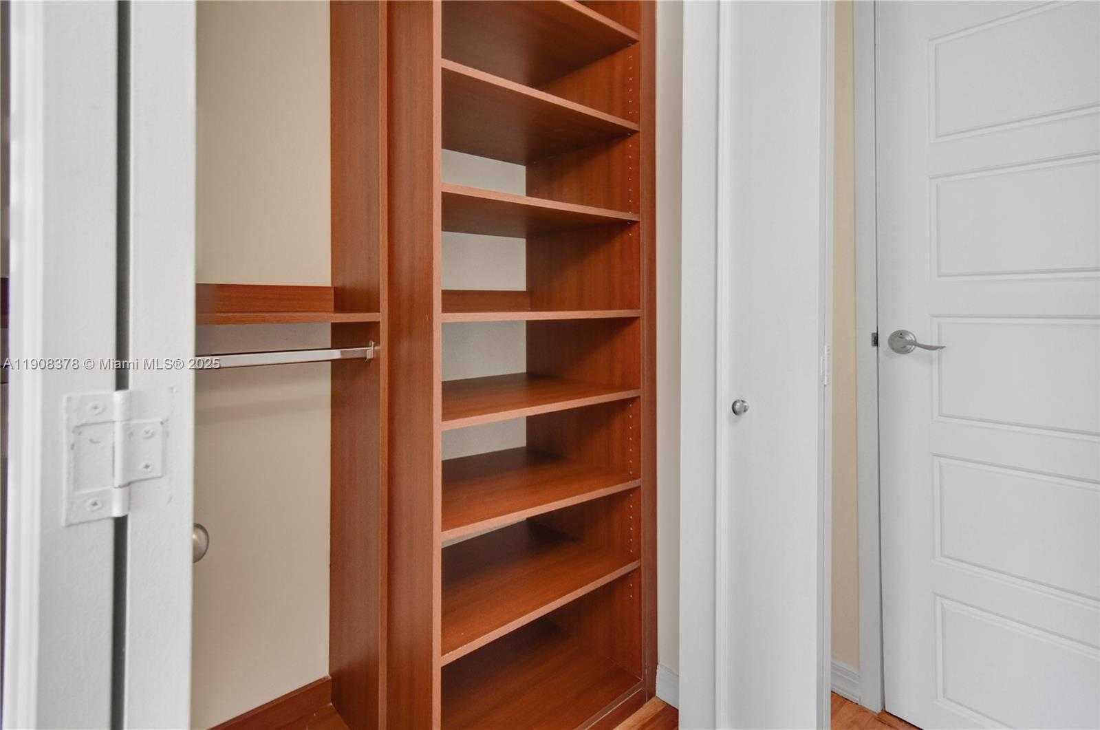 Small Image of 7601 EAST TREASURE DR #421, North Bay Village Number 10