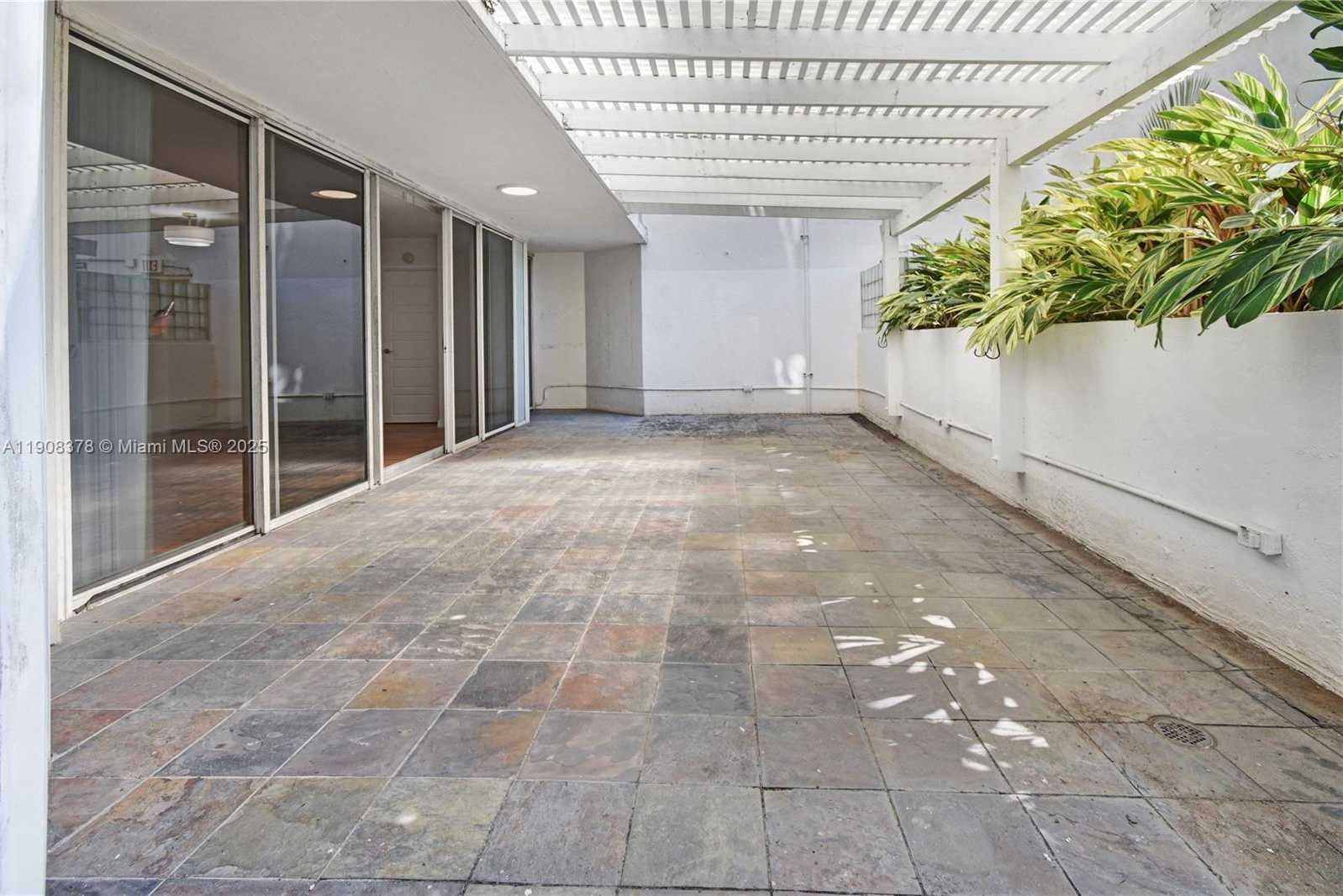 Small Image of 7601 EAST TREASURE DR #421, North Bay Village Number 17