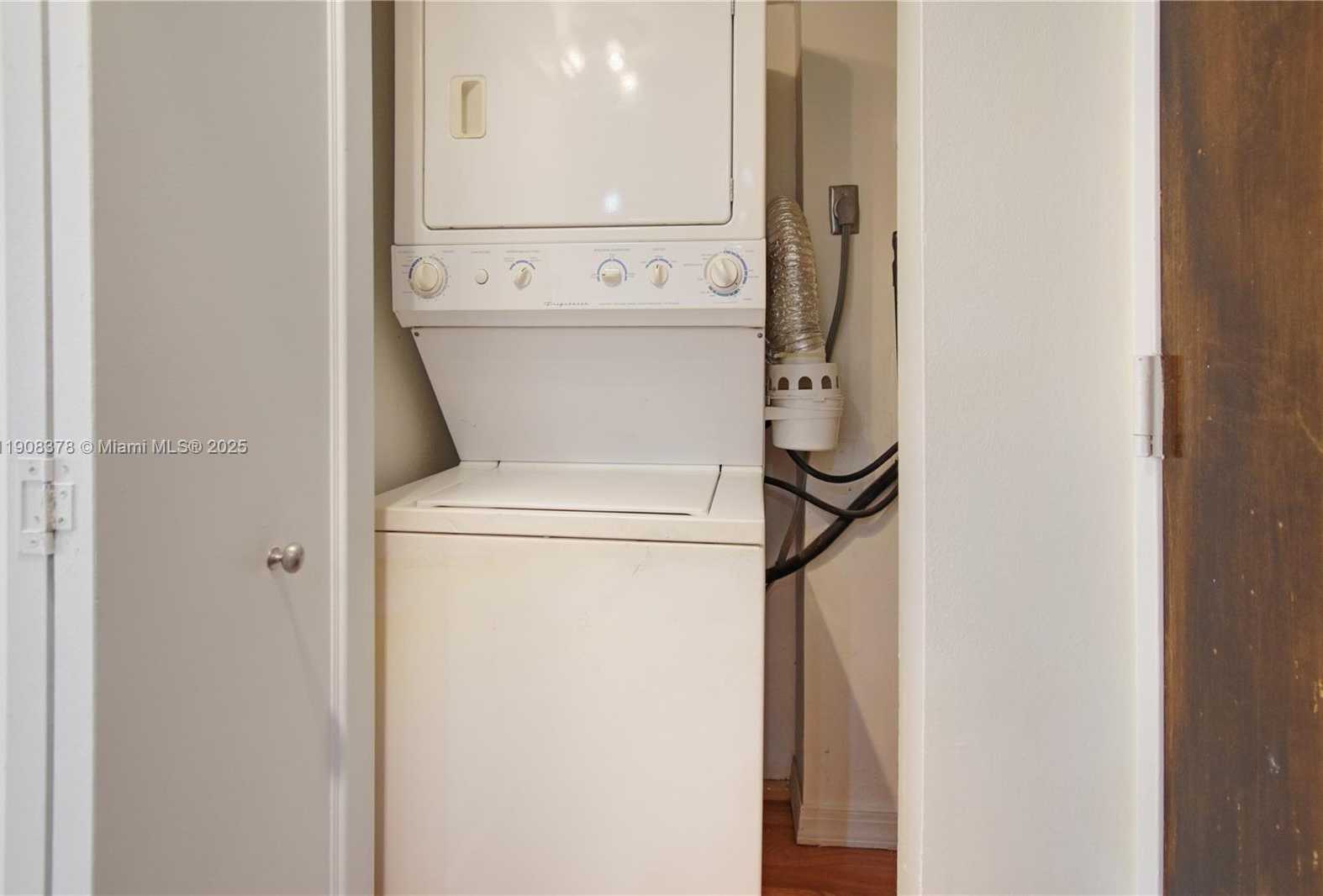 Small Image of 7601 EAST TREASURE DR #421, North Bay Village Number 18