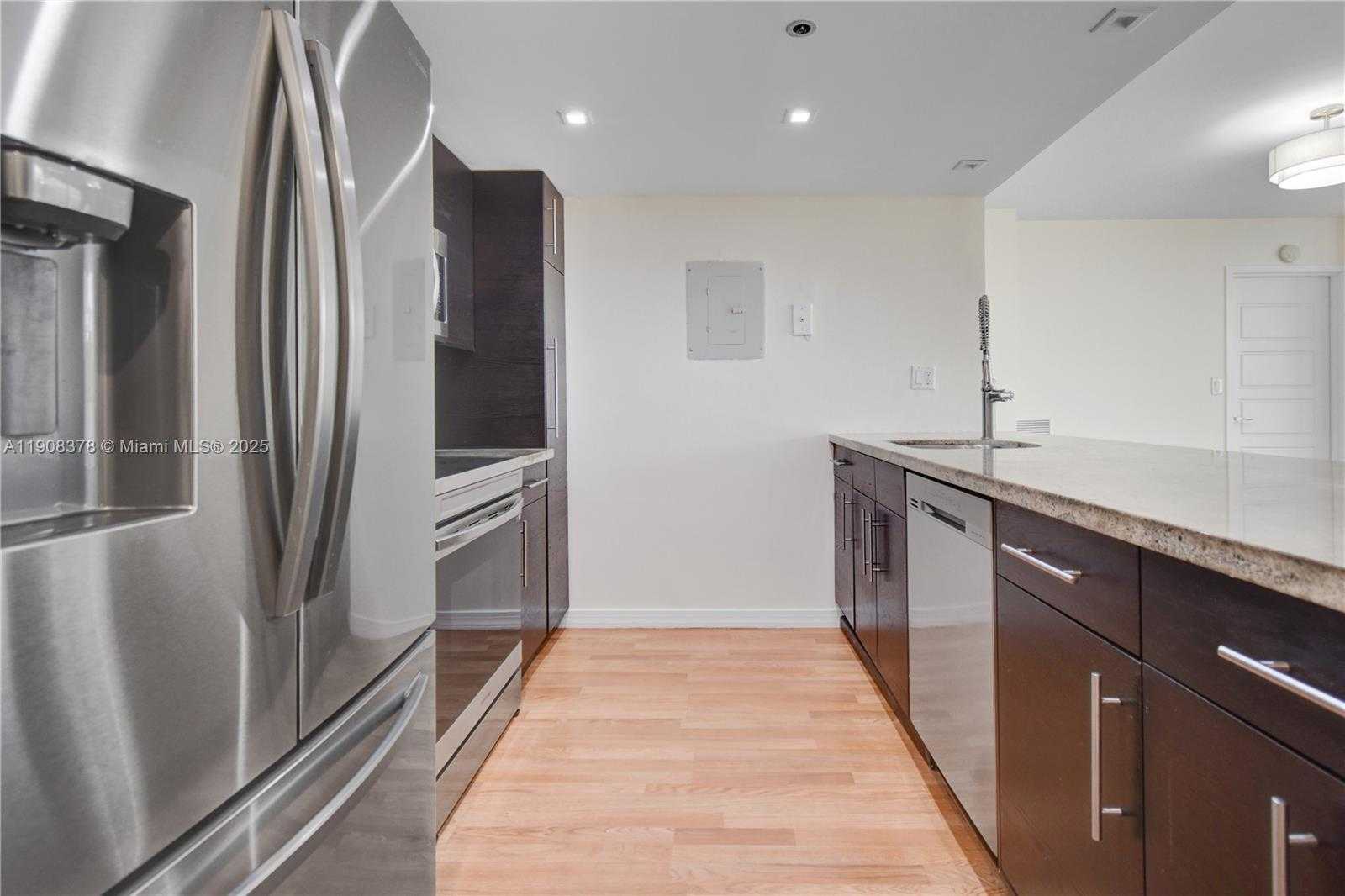 Small Image of 7601 EAST TREASURE DR #421, North Bay Village Number 5