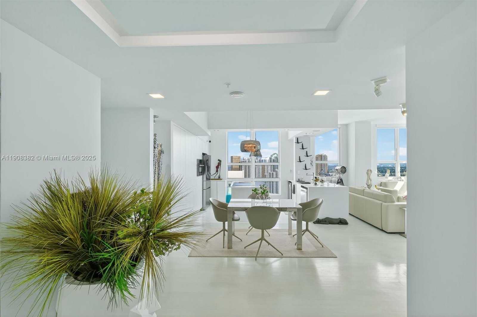 Small Image of 1155 BRICKELL BAY DR #PH210, Miami Number 10