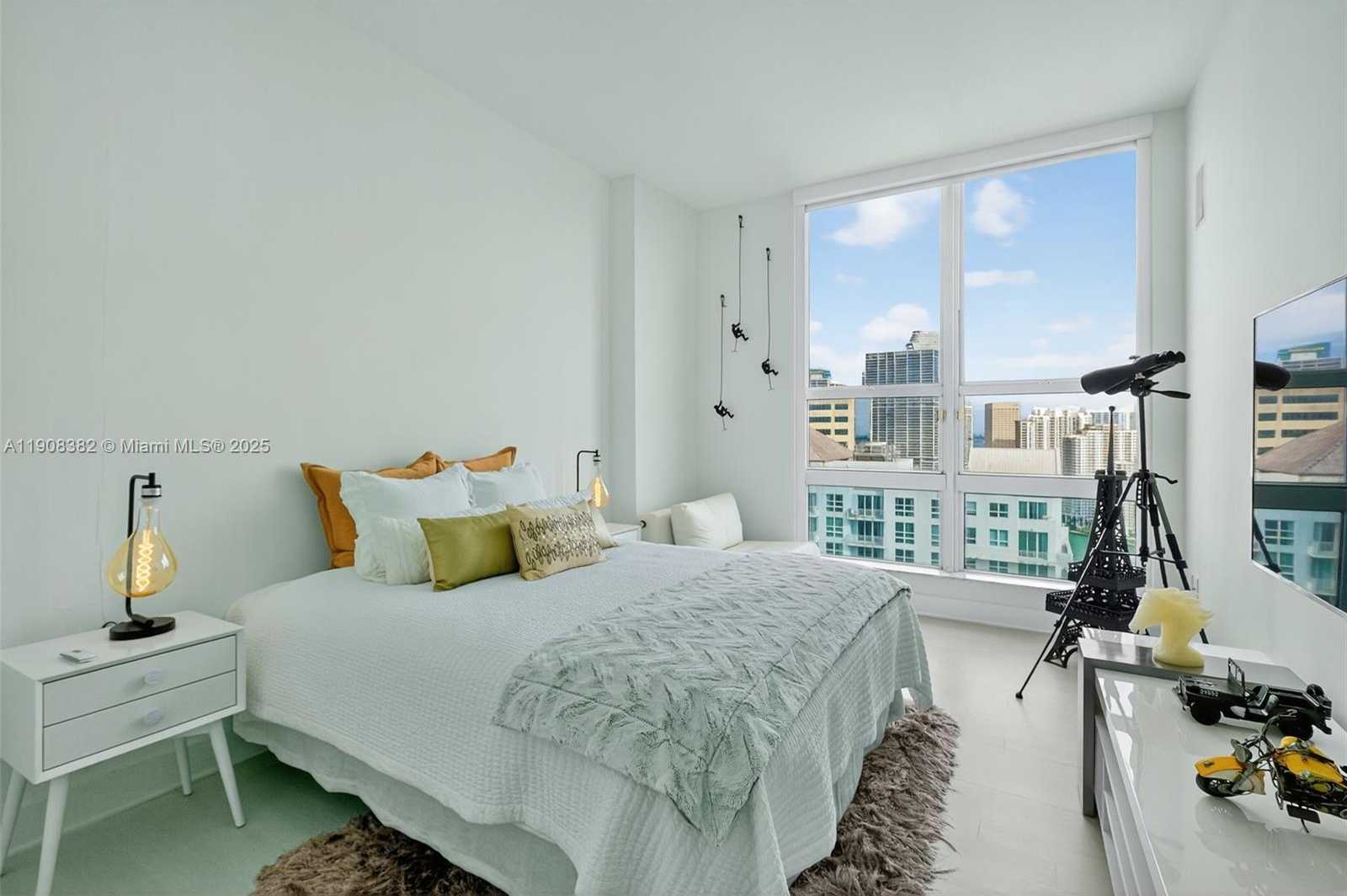 Small Image of 1155 BRICKELL BAY DR #PH210, Miami Number 17