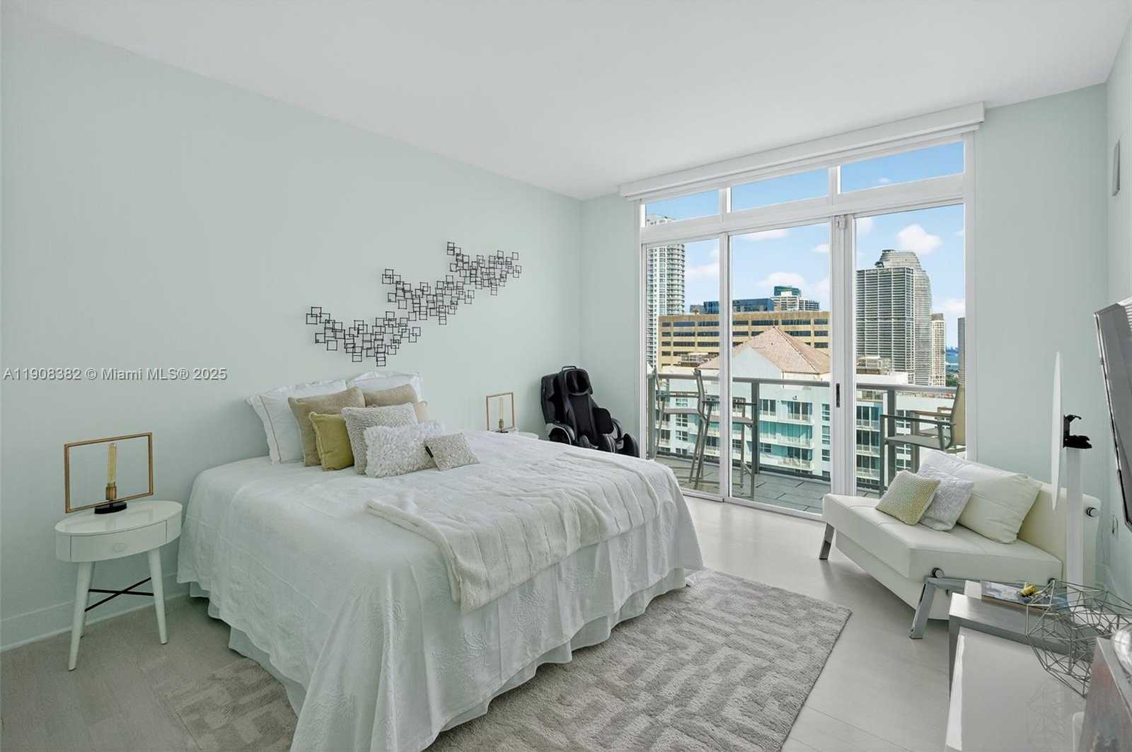 Small Image of 1155 BRICKELL BAY DR #PH210, Miami Number 22