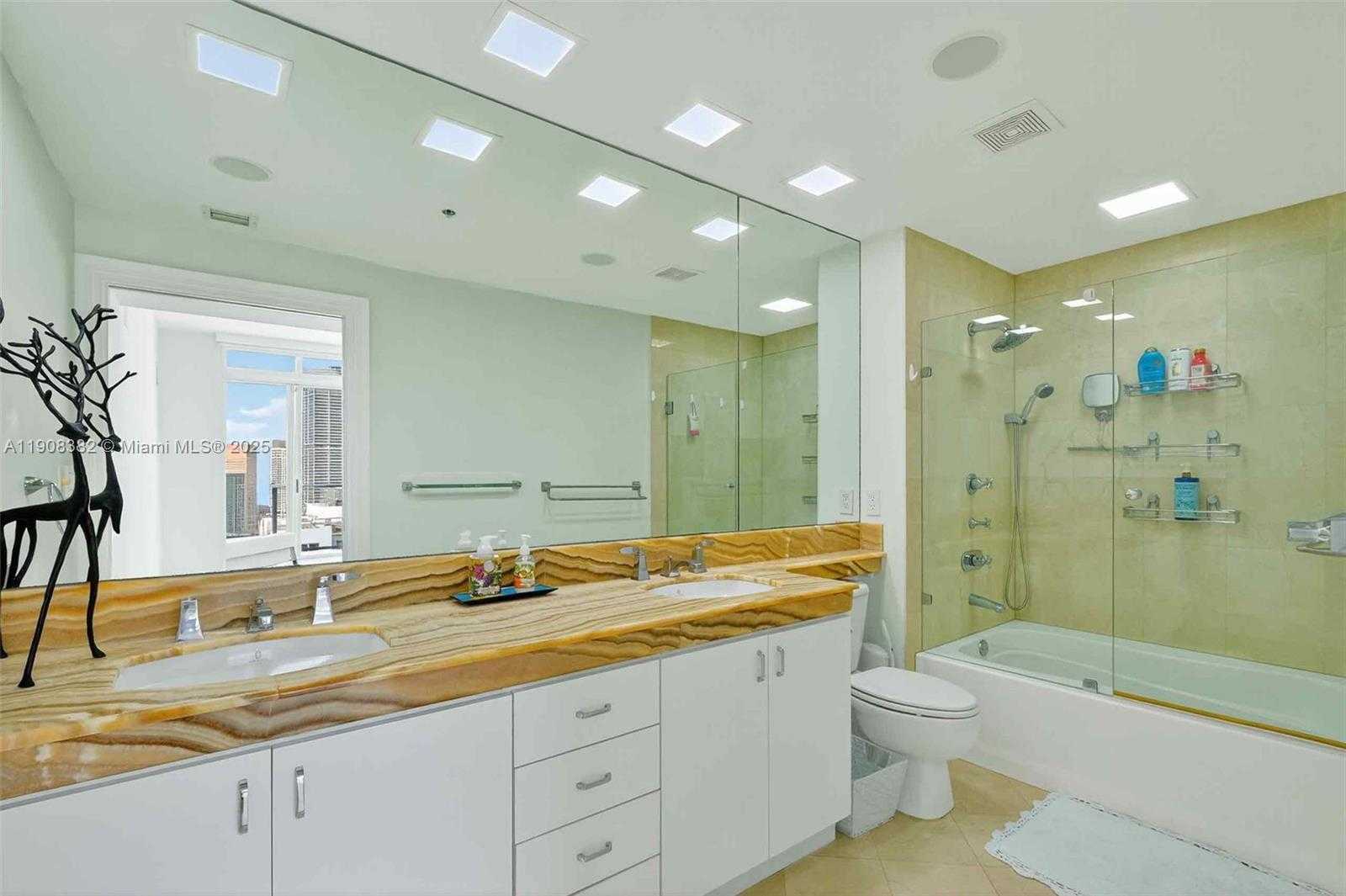 Small Image of 1155 BRICKELL BAY DR #PH210, Miami Number 24