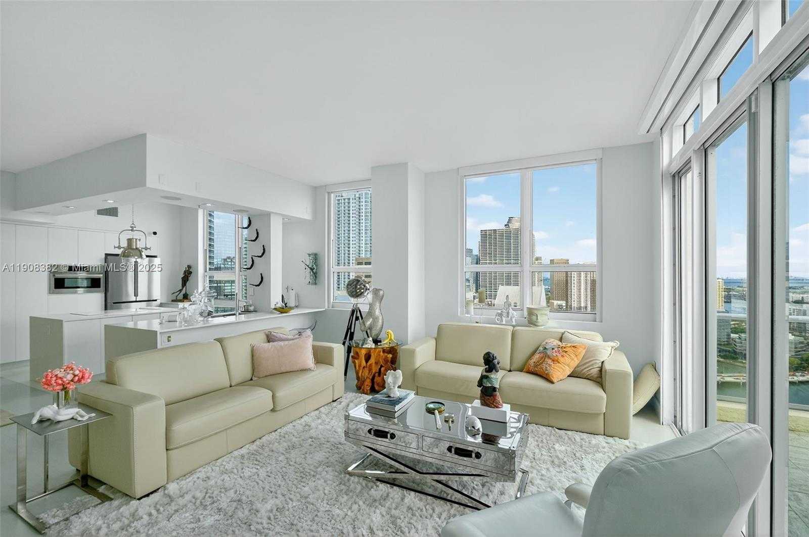 Small Image of 1155 BRICKELL BAY DR #PH210, Miami Number 4