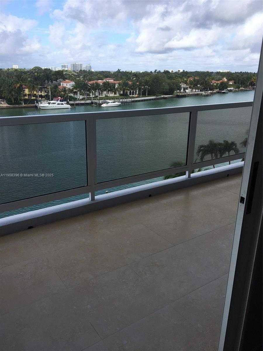 Small Image of 5700 COLLINS AVE #6J, Miami Beach Number 24
