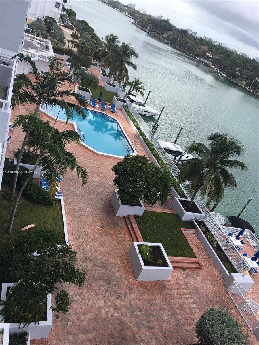 Small Image of 5700 COLLINS AVE #6J, Miami Beach Number 25