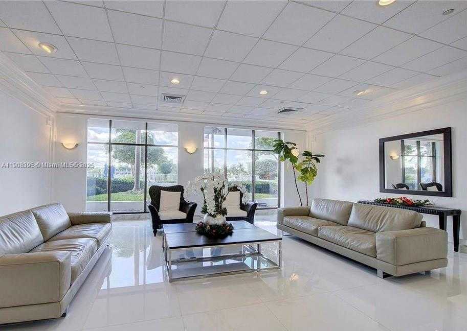 Small Image of 5700 COLLINS AVE #6J, Miami Beach Number 28