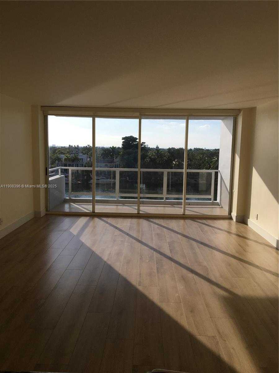 Small Image of 5700 COLLINS AVE #6J, Miami Beach Number 3