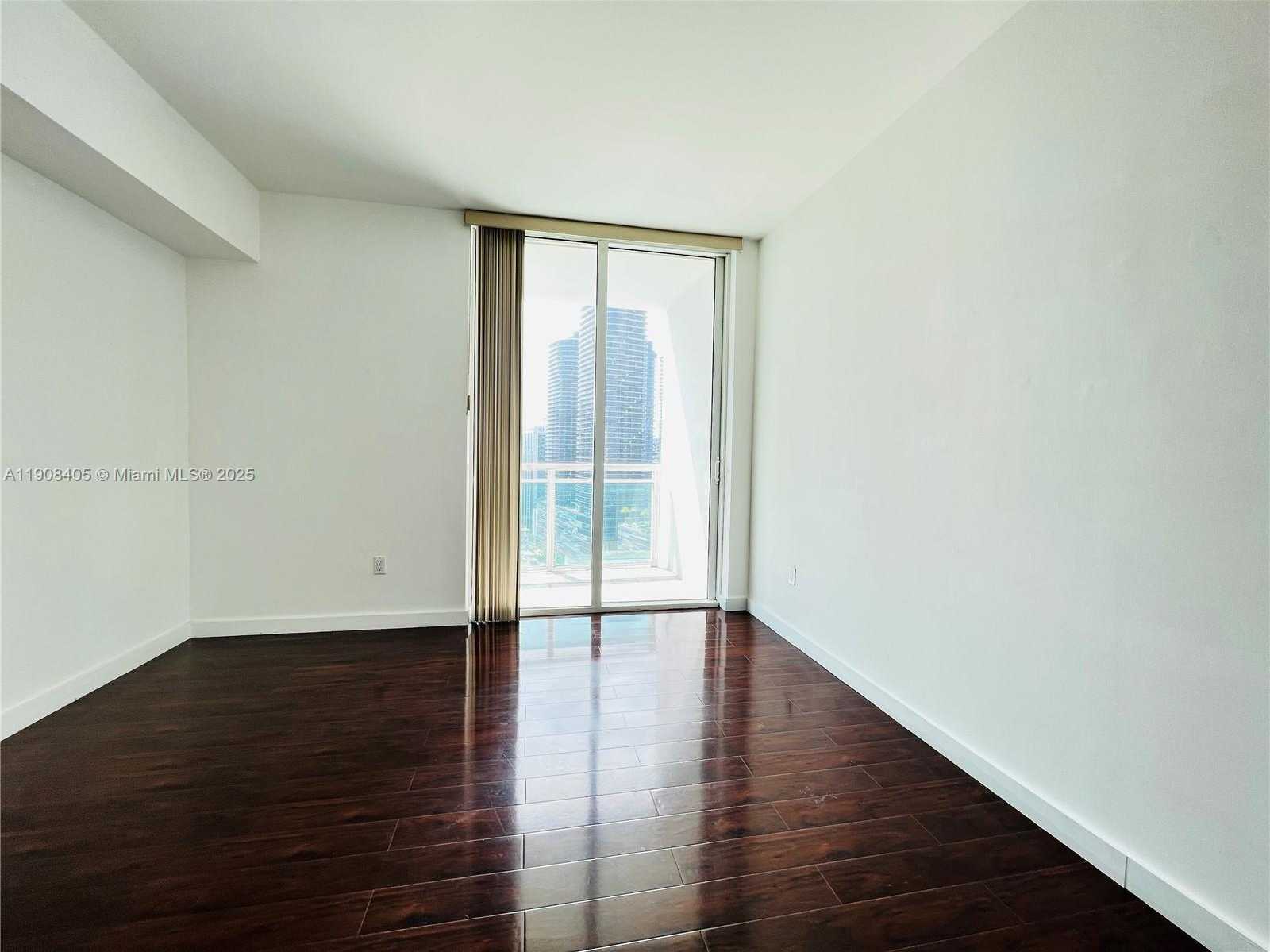 Small Image of 951 BRICKELL AVE #2407, Miami Number 10