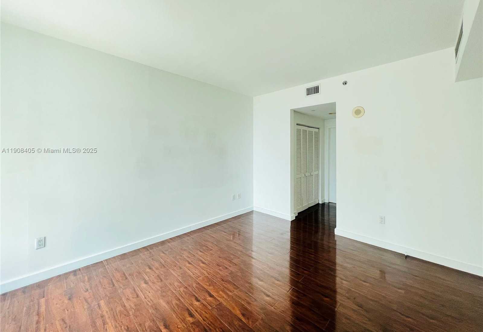 Small Image of 951 BRICKELL AVE #2407, Miami Number 11