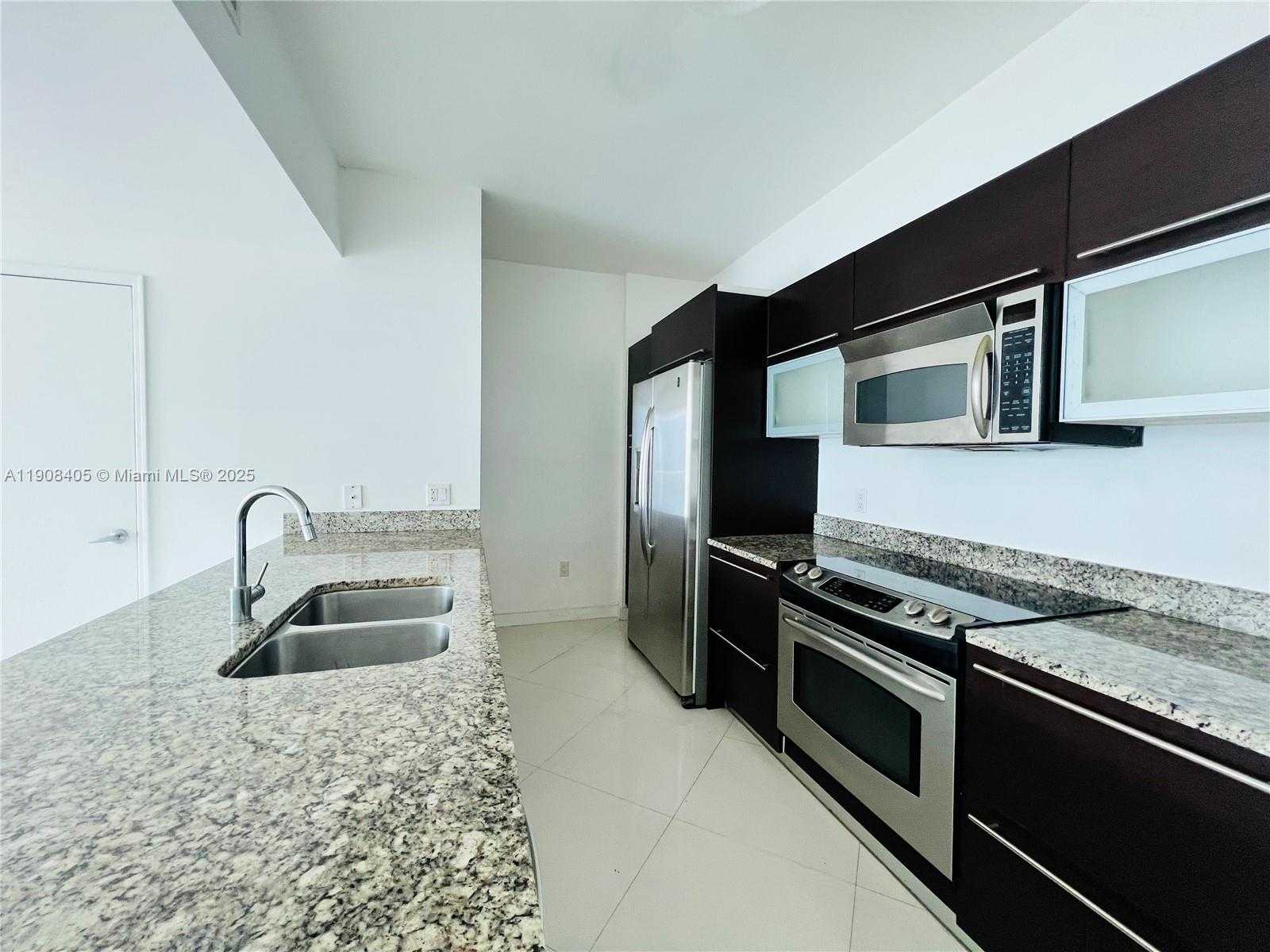Small Image of 951 BRICKELL AVE #2407, Miami Number 5