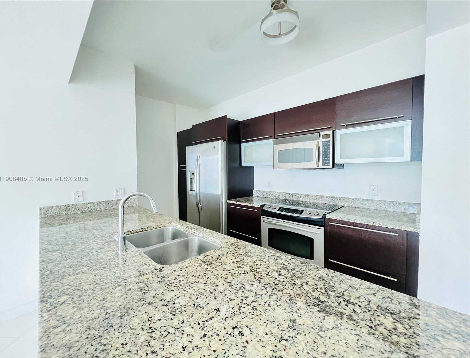 Small Image of 951 BRICKELL AVE #2407, Miami Number 8