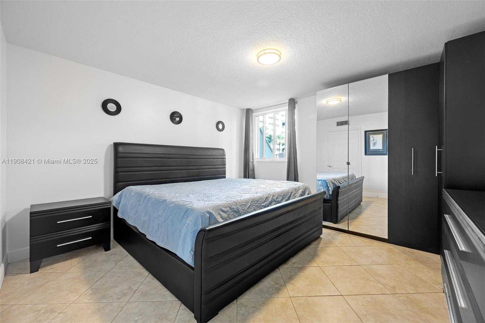Small Image of 8888 COLLINS AVE #105, Surfside Number 13