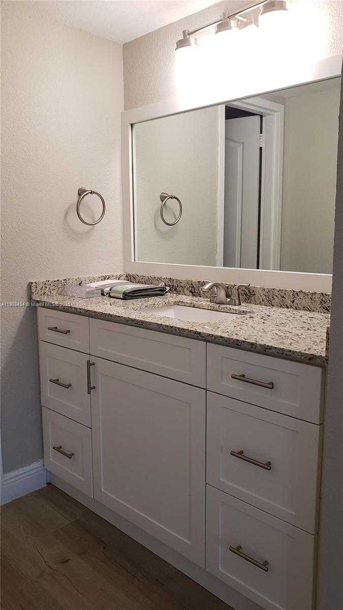 Small Image of 4810 NORTH WEST 79TH AVE #206, Doral Number 12