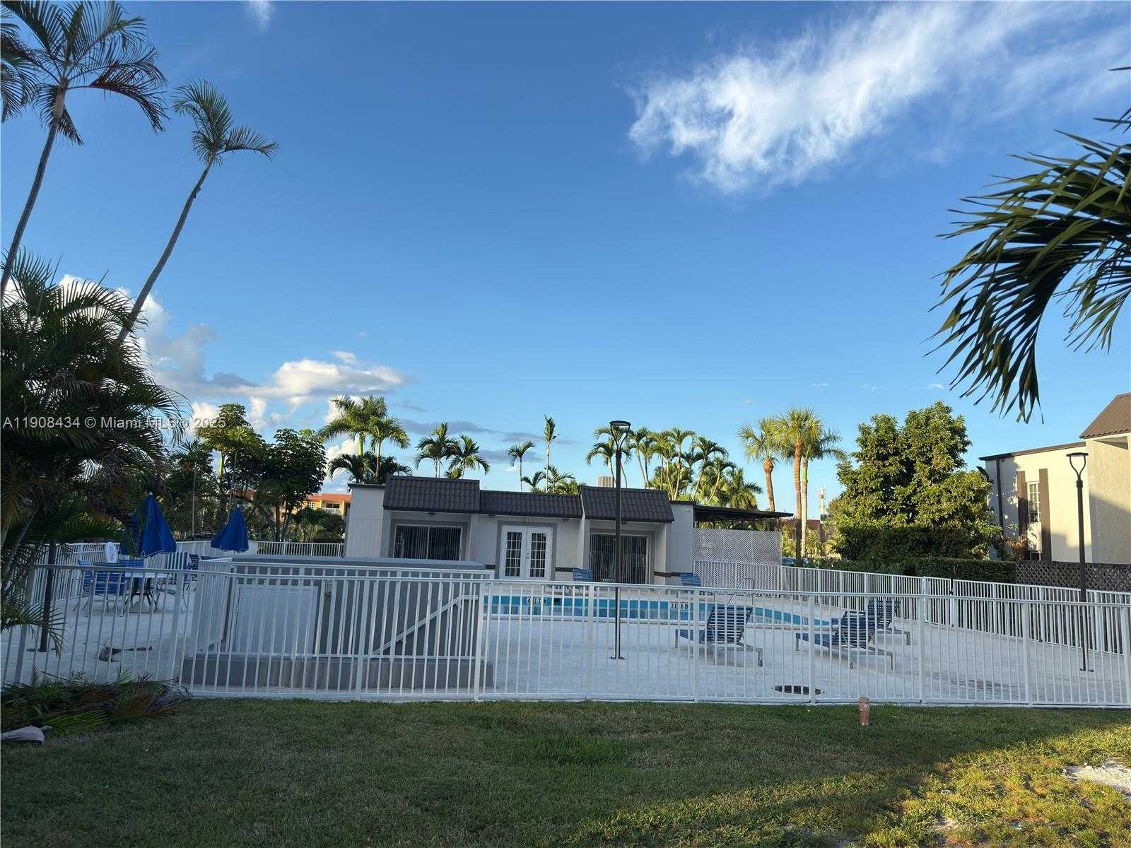 Small Image of 4810 NORTH WEST 79TH AVE #206, Doral Number 21