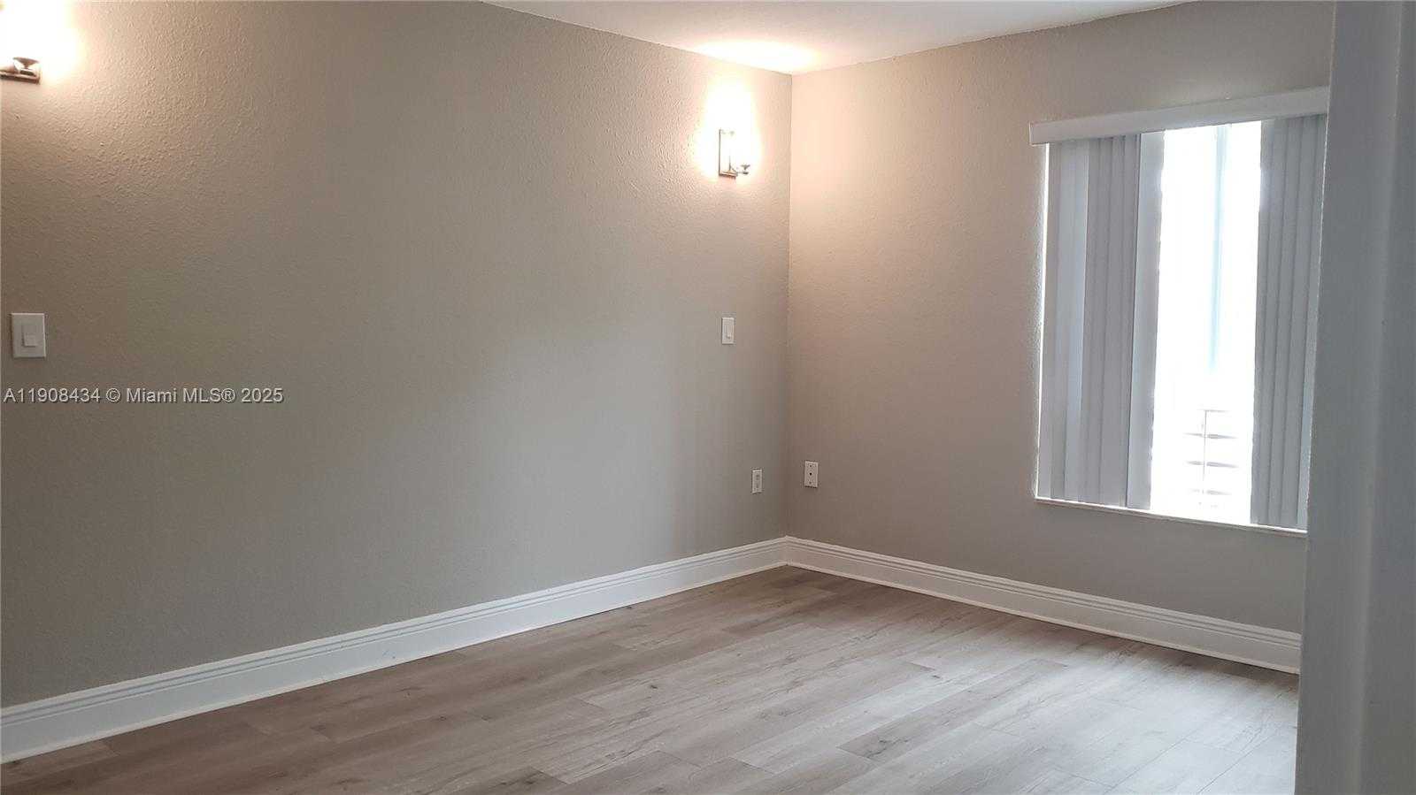 Small Image of 4810 NORTH WEST 79TH AVE #206, Doral Number 4