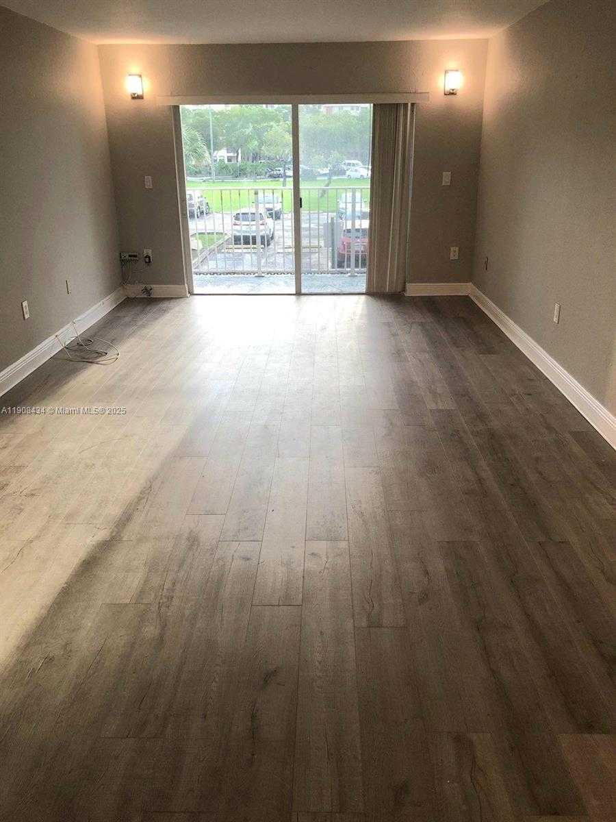 Small Image of 4810 NORTH WEST 79TH AVE #206, Doral Number 5