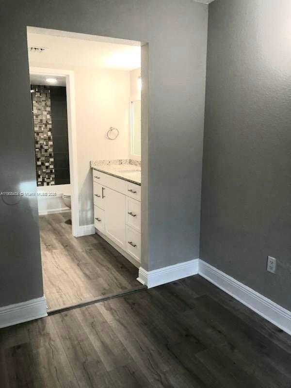 Small Image of 4810 NORTH WEST 79TH AVE #206, Doral Number 7