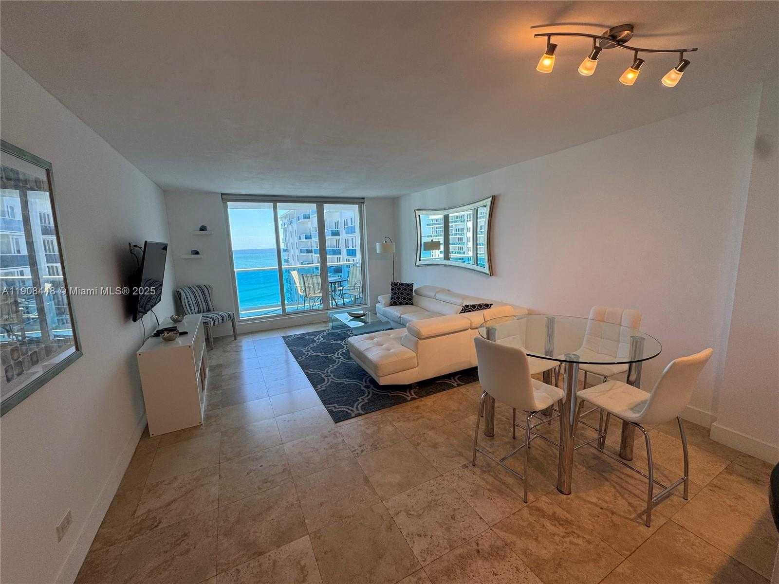 Small Image of 2301 COLLINS AVE #1525, Miami Beach Number 34