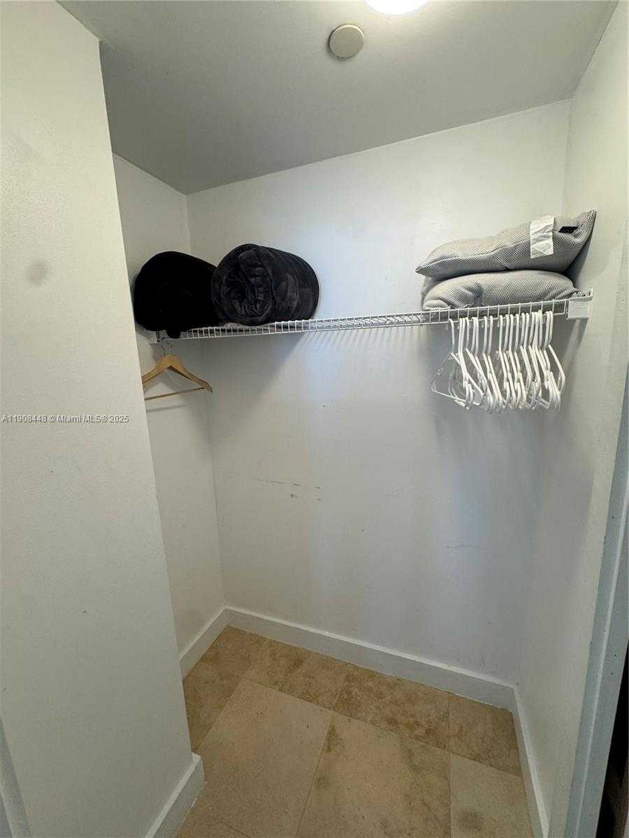 Small Image of 2301 COLLINS AVE #1525, Miami Beach Number 41