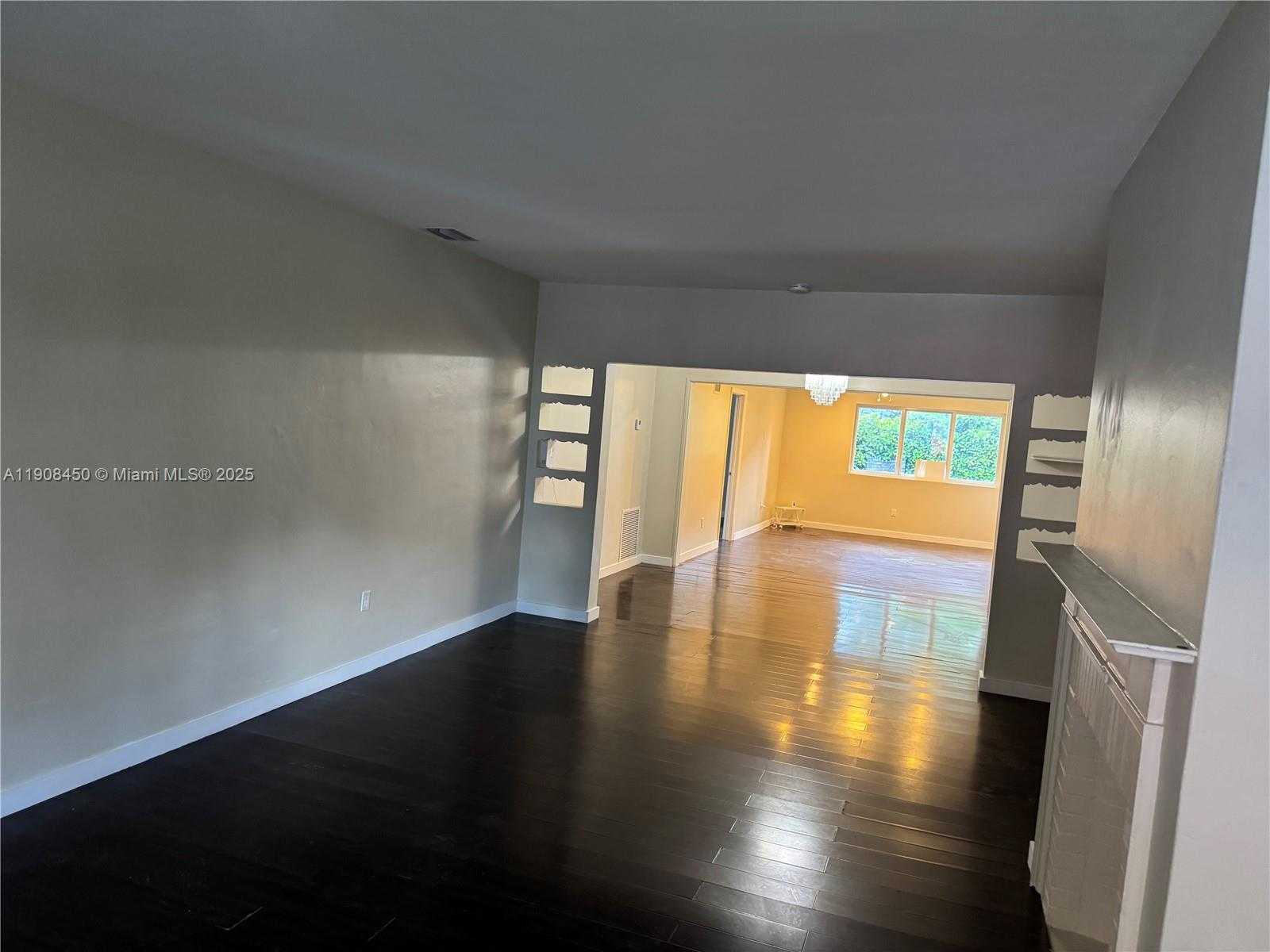 Small Image of 1339 FLAMINGO WAY, Miami Beach Number 8