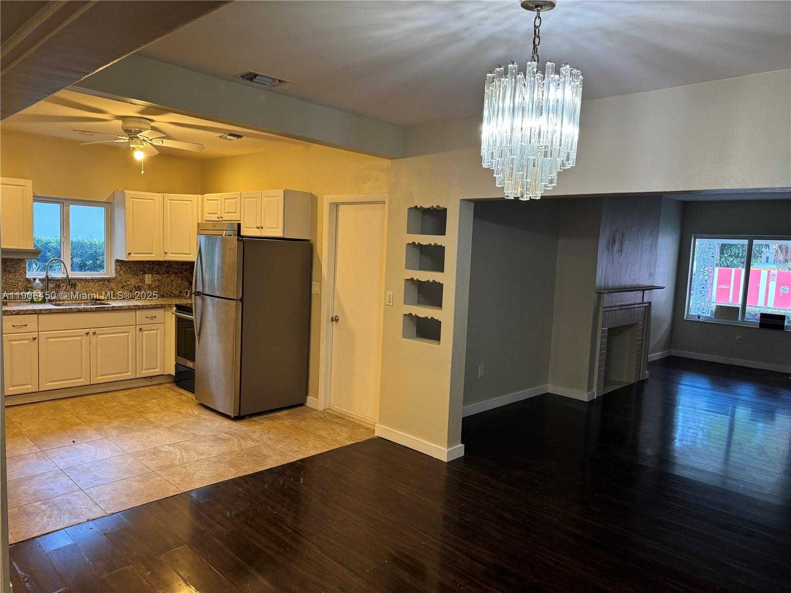 Small Image of 1339 FLAMINGO WAY, Miami Beach Number 9