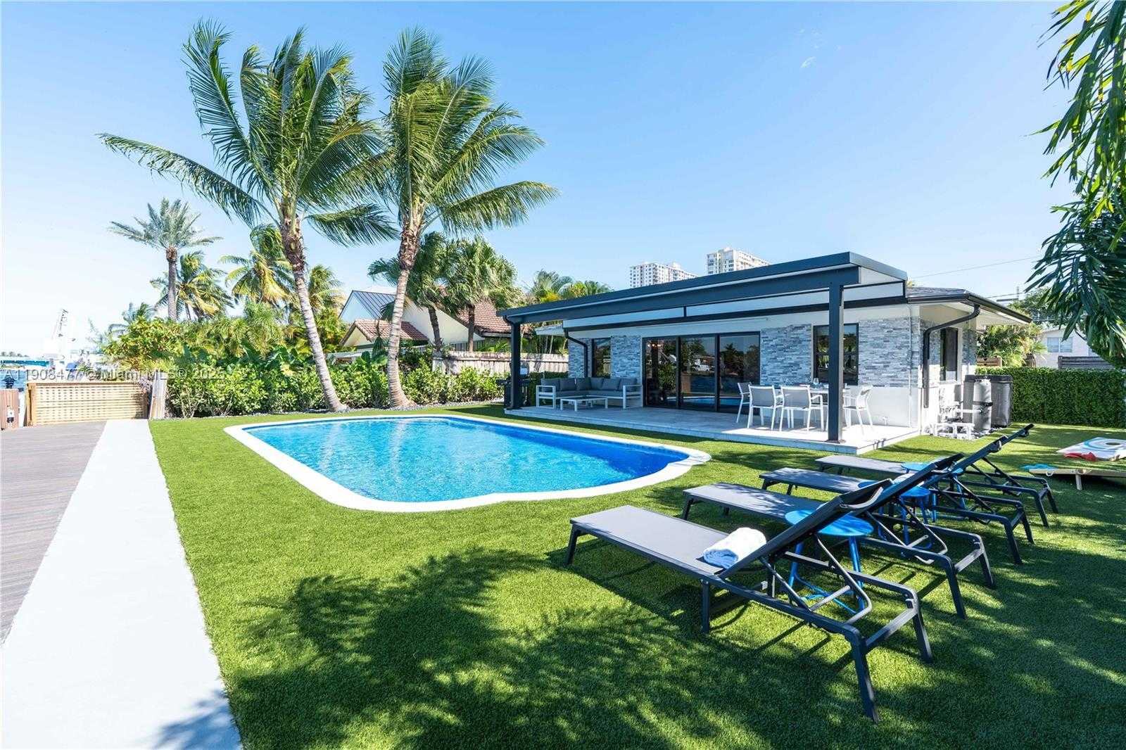 Small Image of 309 SOUTH RIVERSIDE DR, Pompano Beach Number 1