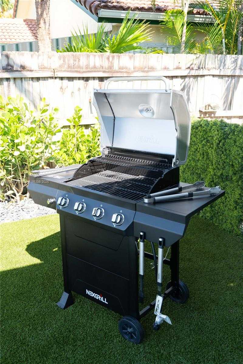 Small Image of 309 SOUTH RIVERSIDE DR, Pompano Beach Number 4