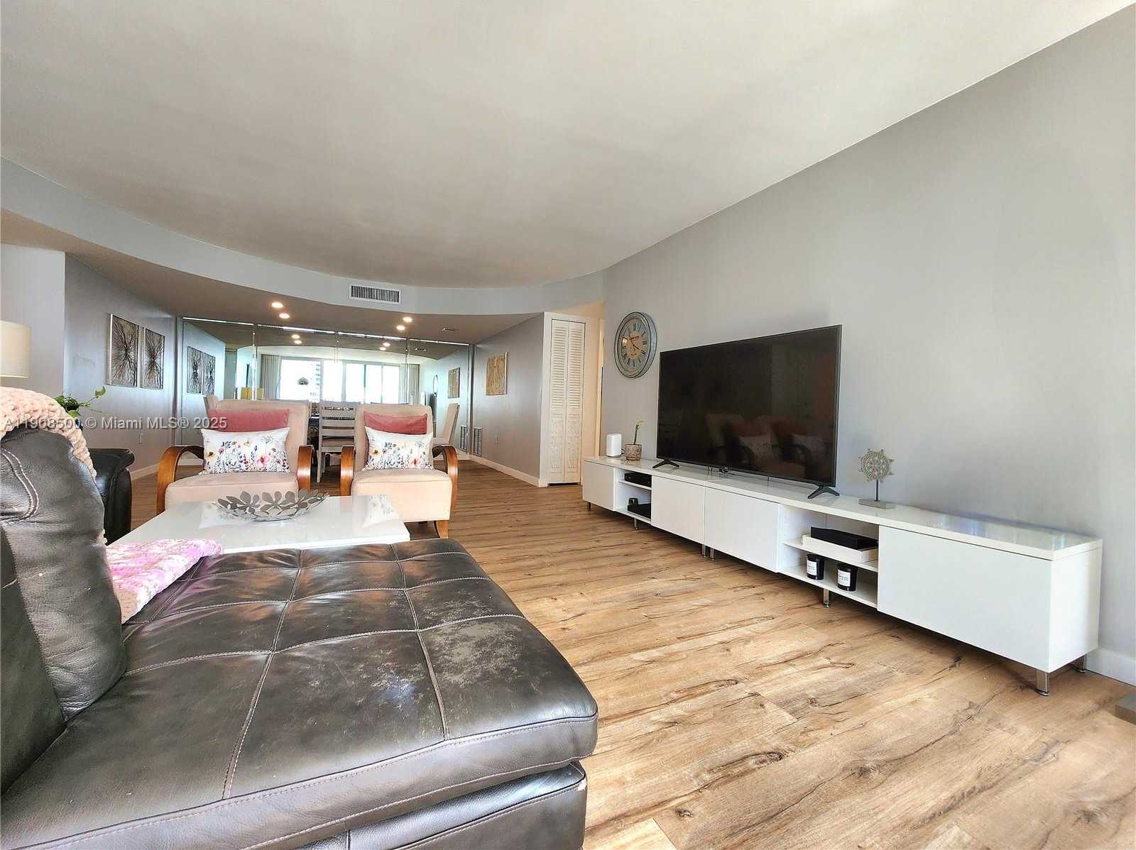 Small Image of 2751 SOUTH OCEAN DR #1406S, Hollywood Number 7