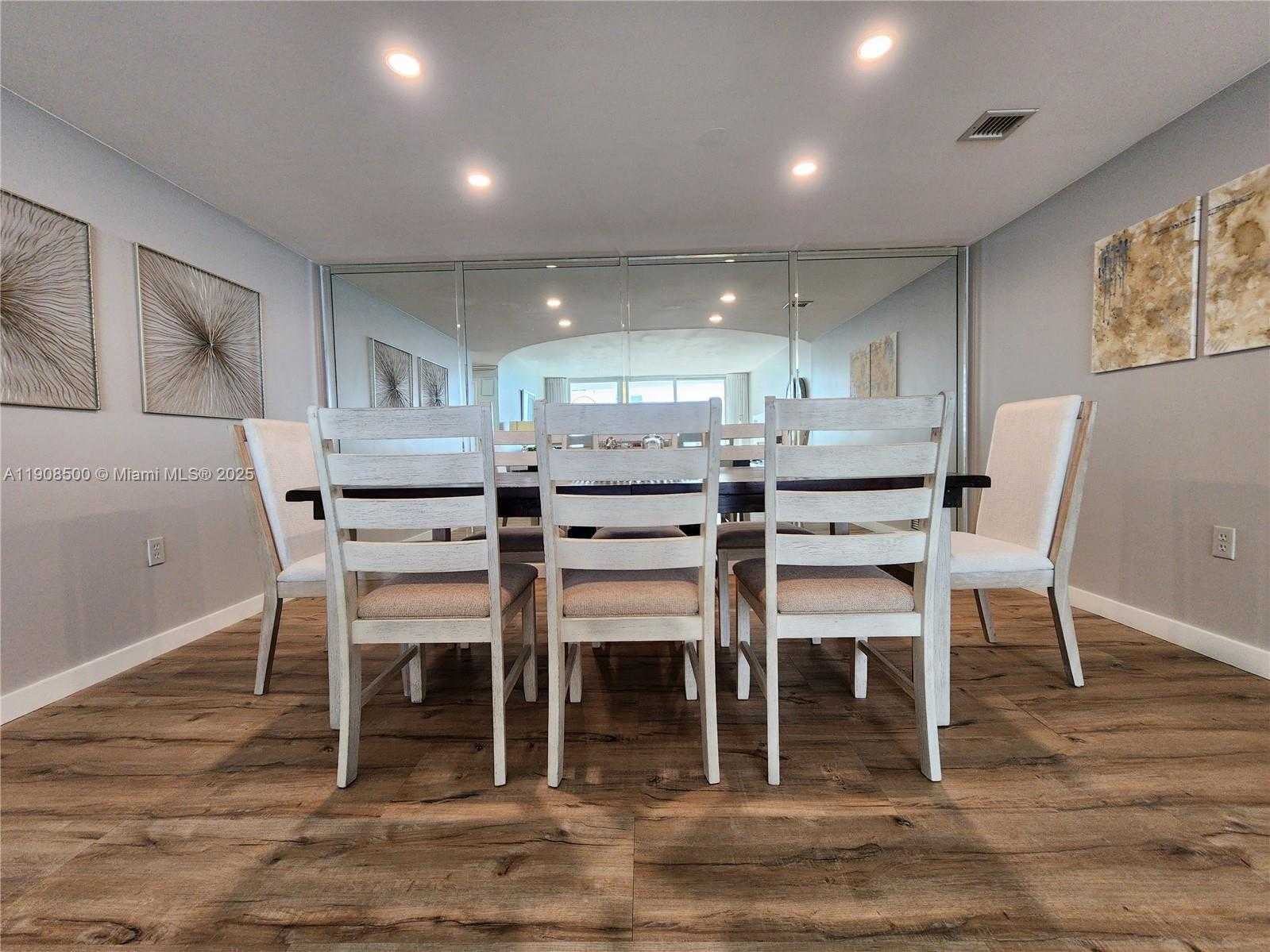 Small Image of 2751 SOUTH OCEAN DR #1406S, Hollywood Number 9