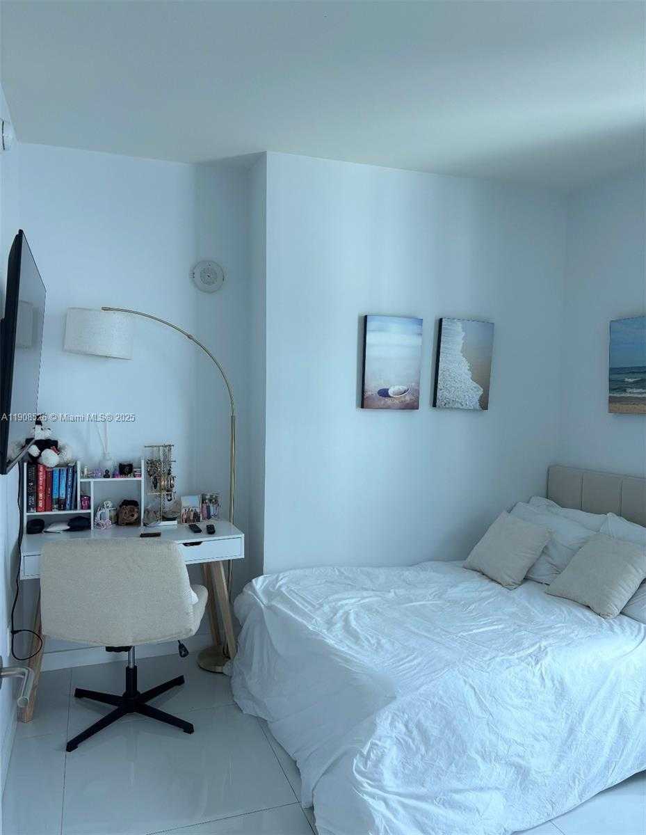 Small Image of 1100 SOUTH MIAMI AVE #2607, Miami Number 3