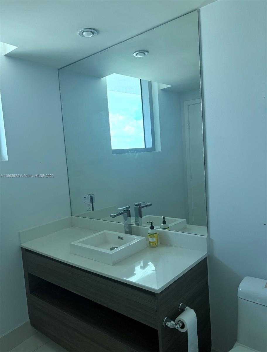 Small Image of 1100 SOUTH MIAMI AVE #2607, Miami Number 6