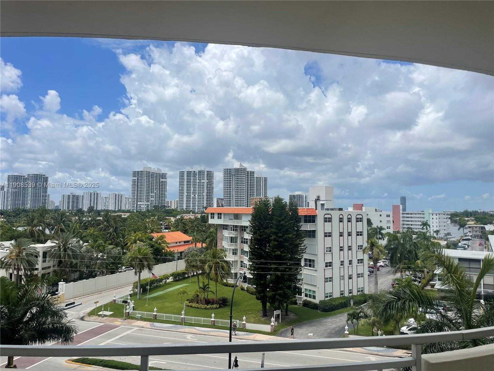 Small Image of 3180 SOUTH OCEAN DR #520, Hallandale Beach Number 11