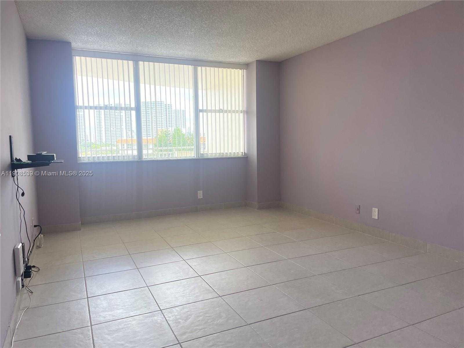 Small Image of 3180 SOUTH OCEAN DR #520, Hallandale Beach Number 5