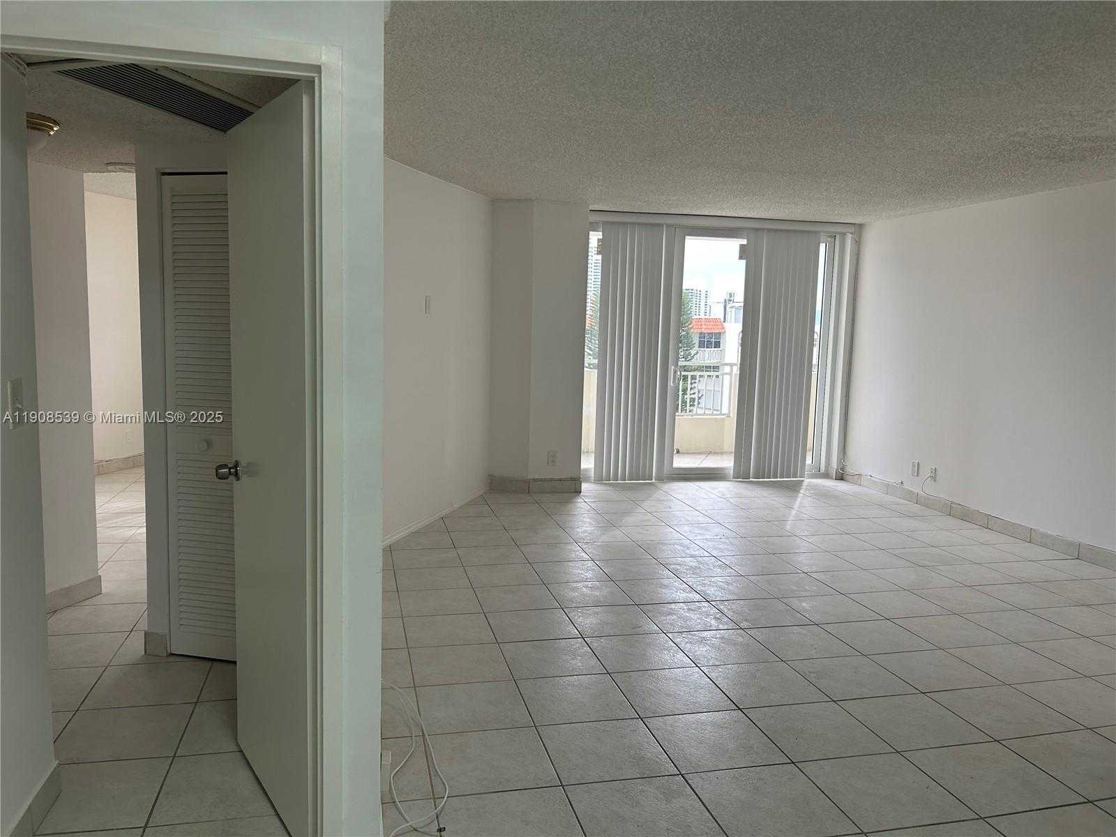 Small Image of 3180 SOUTH OCEAN DR #520, Hallandale Beach Number 6