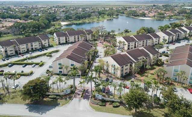 Small Image of 15315 SOUTH WEST 106TH TER #402, Miami Number 4